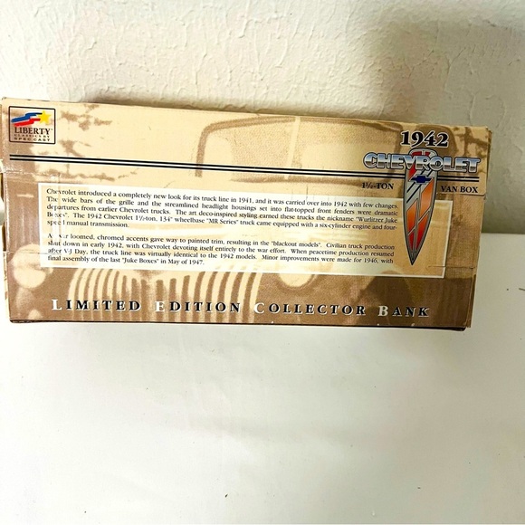 ESSO GASOLINE EXXON HUMBLE 1942 CHEVY 1-1/2 TON VAN BOX TRUCK LIBERTY CLASSICS - Picture 4 of 7